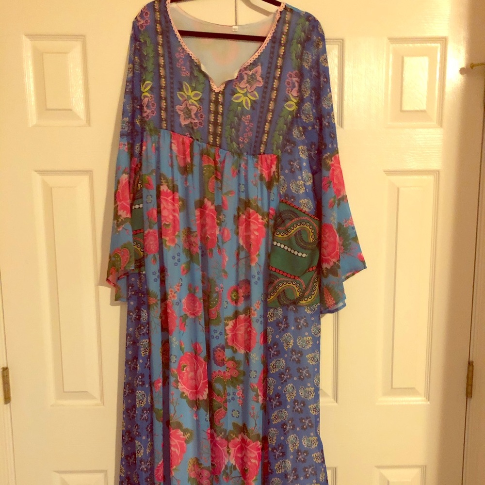 BOHO hippie flowery flowing dress